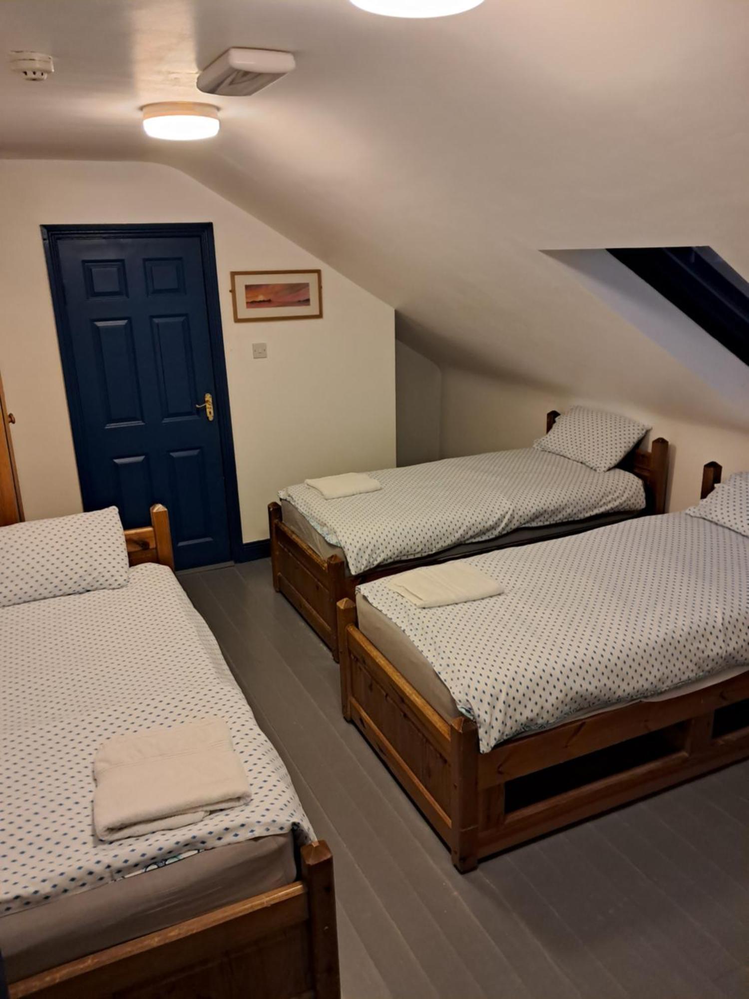 Coastguard Lodge Hostel At Tigh Tp Glaise Bheag Экстерьер фото